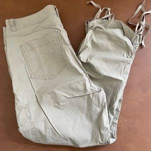 Gloria Vanderbilt Crop capris size 10- khaki. 22” inseam. Cinch ribbon hems